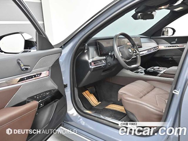 BMW 7 Series (G70) 740i sDrive Design Pure Excellence 2023 — фото 15