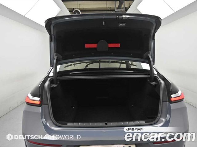 BMW 7 Series (G70) 740i sDrive Design Pure Excellence 2023 — фото 23