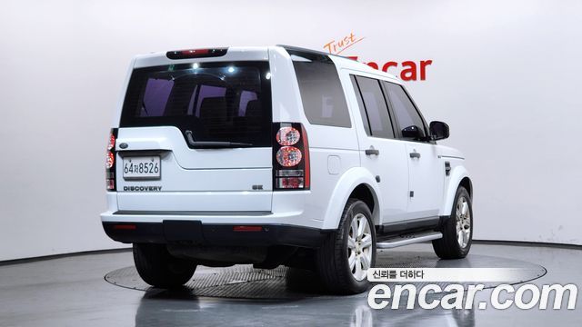 Land Rover Discovery 4 3.0 SDV6 SE 2014 — фото 2