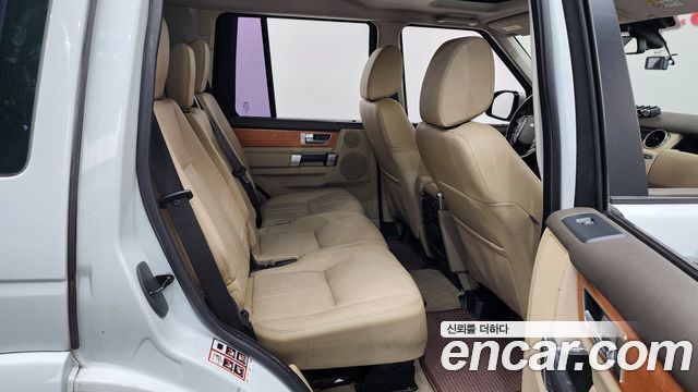 Land Rover Discovery 4 3.0 SDV6 SE 2014 — фото 11
