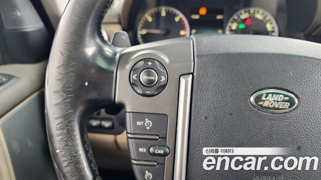 Land Rover Discovery 4 3.0 SDV6 SE 2014 — фото 16