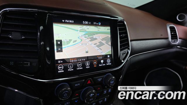 Jeep Grand Cherokee 3.6 Summit WK2 2021 — фото 14