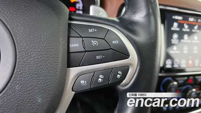 Jeep Grand Cherokee 3.6 Summit WK2 2021 — фото 28