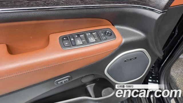 Jeep Grand Cherokee 3.6 Summit WK2 2021 — фото 30