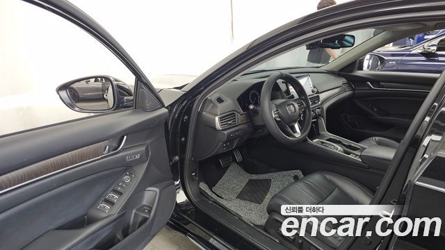 Honda Accord (X) 2.0 Turbo Sport 2018 — фото 10