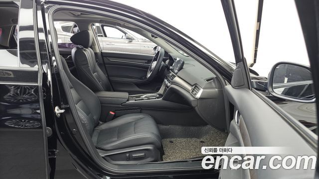 Honda Accord (X) 2.0 Turbo Sport 2018 — фото 11