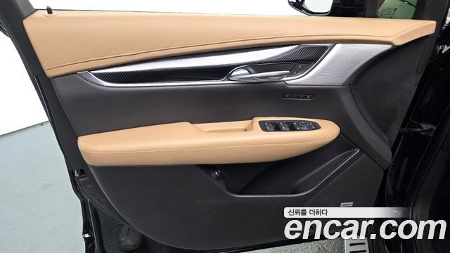 Cadillac XT6 3.6 Sport 2021 — фото 24