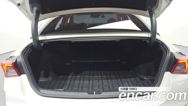 Kia K5 (III) 2.0 Prestige 2022 — фото 24