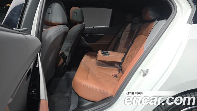 BMW 5 Series (G60) 530i xDrive M Sport 2025 — фото 16
