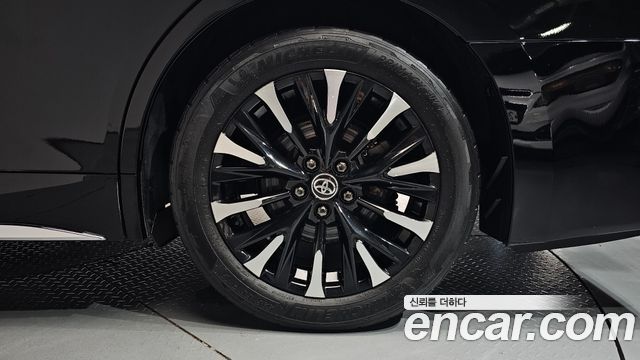 Toyota Alphard (IV) 2.5 HEV Executive AWD 2024 — фото 21