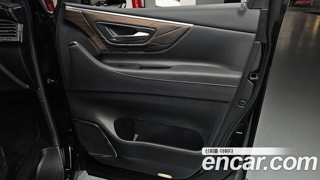 Toyota Alphard (IV) 2.5 HEV Executive AWD 2024 — фото 25