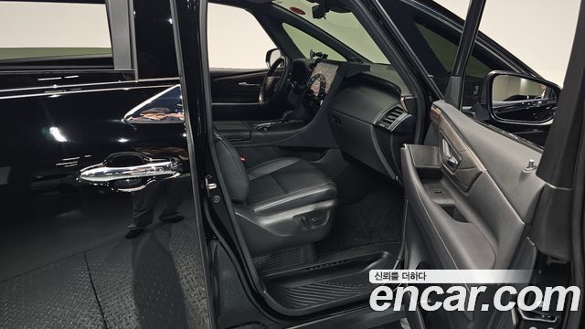 Toyota Alphard (IV) 2.5 HEV Executive AWD 2024 — фото 26