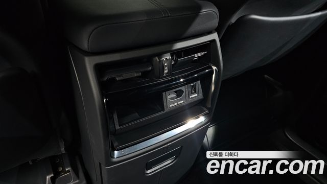 Toyota Alphard (IV) 2.5 HEV Executive AWD 2024 — фото 35