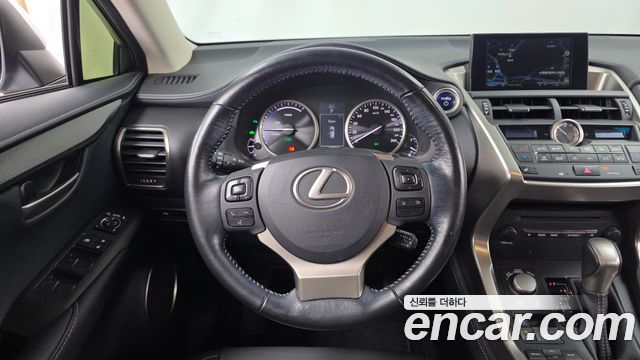 Lexus NX300h Supreme 2015 — фото 13