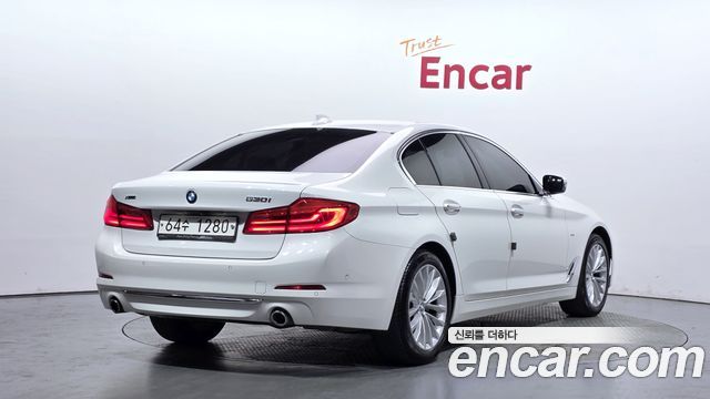 BMW 5 Series (G30) 530i xDrive Luxury Plus 2018 — фото 2