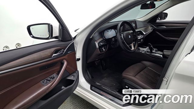 BMW 5 Series (G30) 530i xDrive Luxury Plus 2018 — фото 11