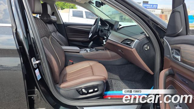 BMW 5 Series (G30) 530i xDrive Luxury Plus 2019 — фото 11