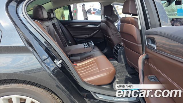 BMW 5 Series (G30) 530i xDrive Luxury Plus 2019 — фото 12