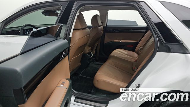 Hyundai Grandeur (GN7) 2,5 Gasoline 2WD Premium 2023 — фото 19