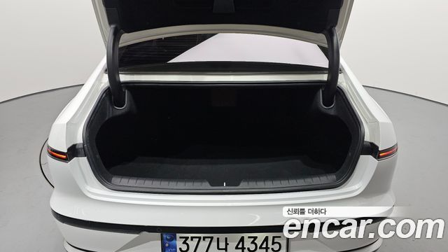 Hyundai Grandeur (GN7) 2,5 Gasoline 2WD Premium 2023 — фото 20