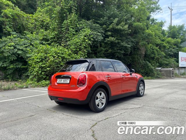 MINI Cooper 5Door Standard 3rd 2019 — фото 2