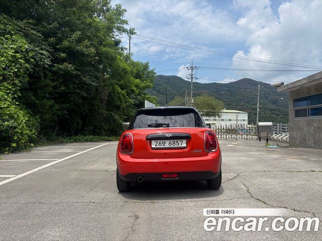 MINI Cooper 5Door Standard 3rd 2019 — фото 4