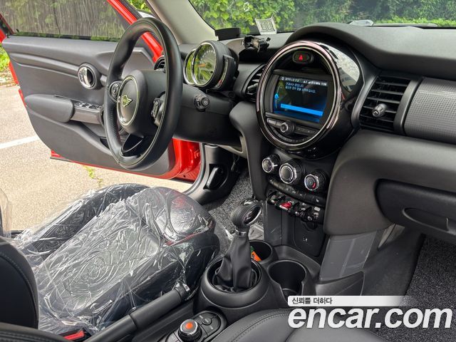 MINI Cooper 5Door Standard 3rd 2019 — фото 10