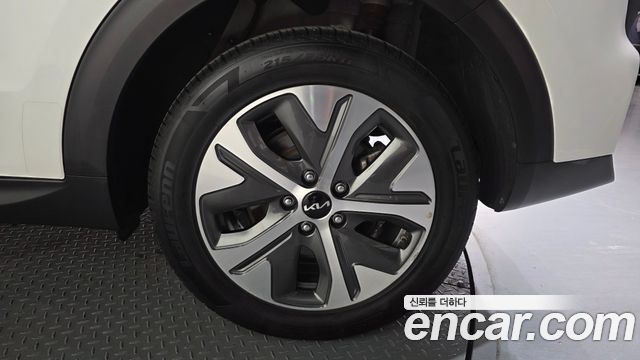 Kia Niro Plus Earth 2024 — фото 27
