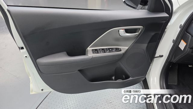 Kia Niro Plus Earth 2024 — фото 30