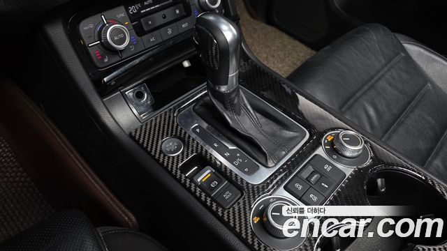 Volkswagen Touareg V6 3.0 TDI Bluemotion Premium 7P5 2015 — фото 9