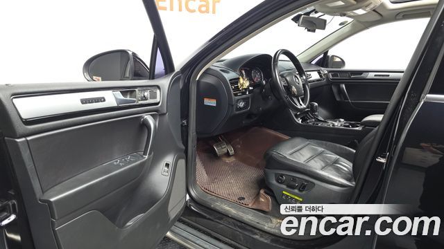 Volkswagen Touareg V6 3.0 TDI Bluemotion Premium 7P5 2015 — фото 10