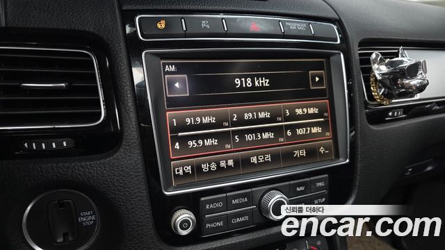 Volkswagen Touareg V6 3.0 TDI Bluemotion Premium 7P5 2015 — фото 14