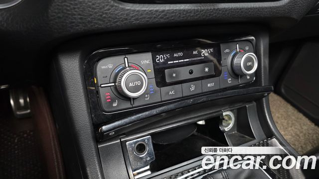 Volkswagen Touareg V6 3.0 TDI Bluemotion Premium 7P5 2015 — фото 16