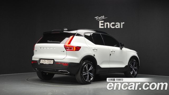 Volvo XC40 T4 R-Design 2020 — фото 2