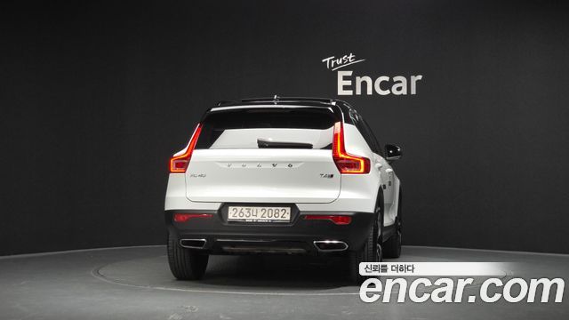 Volvo XC40 T4 R-Design 2020 — фото 4