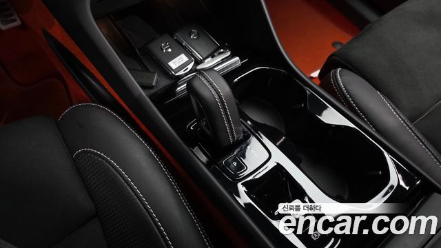 Volvo XC40 T4 R-Design 2020 — фото 9