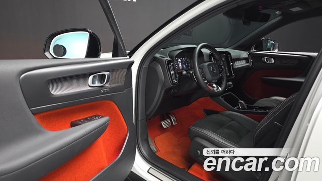 Volvo XC40 T4 R-Design 2020 — фото 10