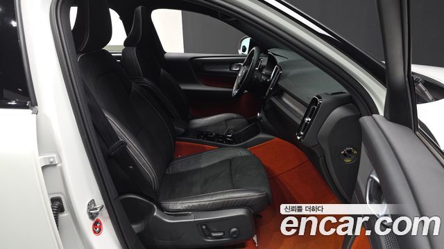 Volvo XC40 T4 R-Design 2020 — фото 12