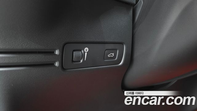 Volvo XC40 T4 R-Design 2020 — фото 13
