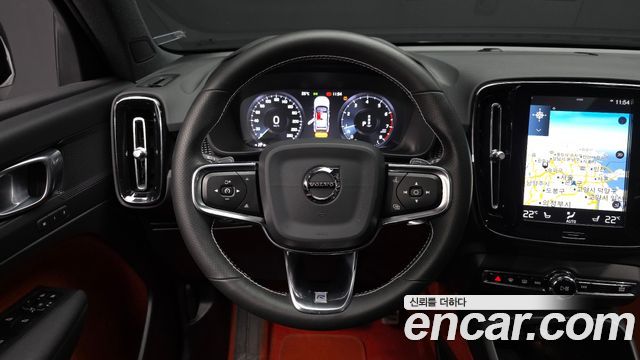 Volvo XC40 T4 R-Design 2020 — фото 14