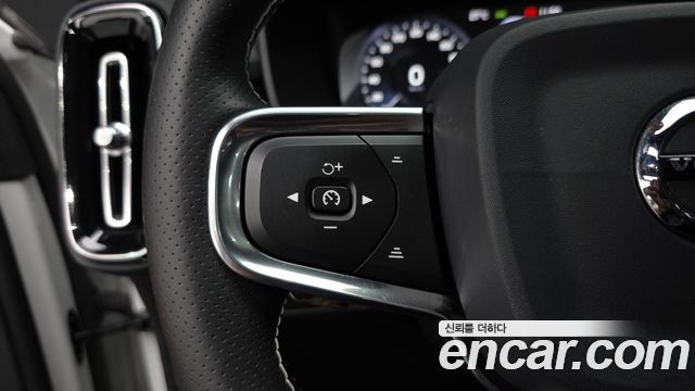Volvo XC40 T4 R-Design 2020 — фото 19