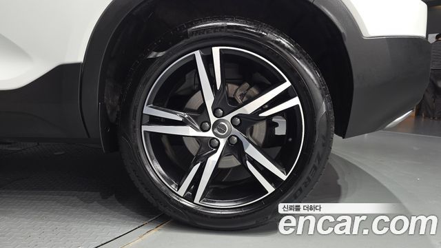 Volvo XC40 T4 R-Design 2020 — фото 21