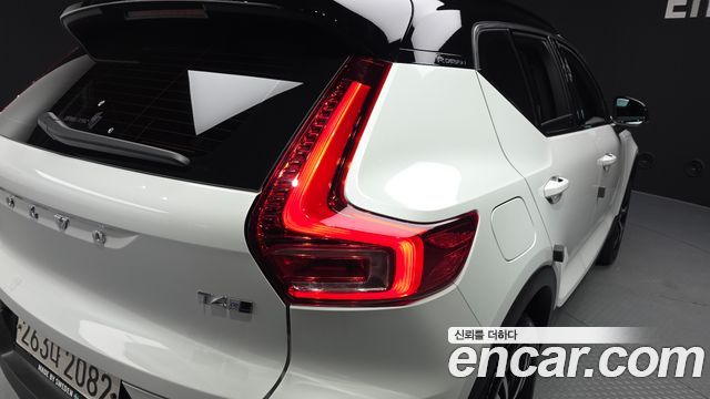 Volvo XC40 T4 R-Design 2020 — фото 23