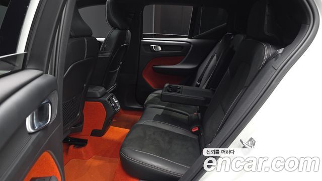 Volvo XC40 T4 R-Design 2020 — фото 26