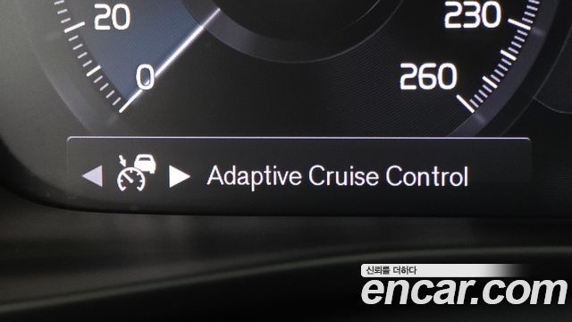 Volvo XC40 T4 R-Design 2020 — фото 30