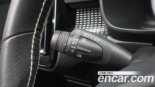 Volvo XC40 T4 R-Design 2020 — фото 32