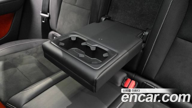 Volvo XC40 T4 R-Design 2020 — фото 35
