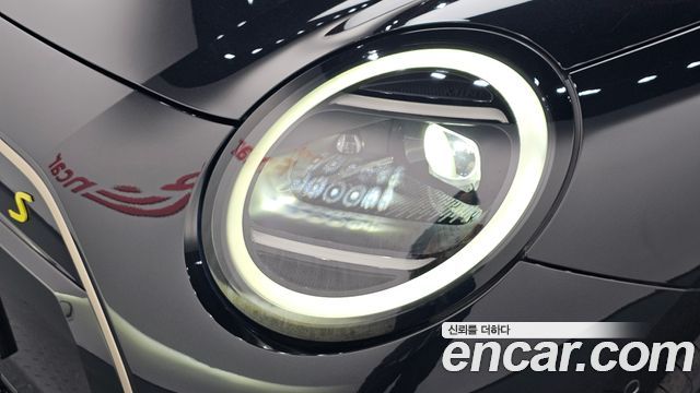 MINI Cooper Electric (IV) SE Favoured 2024 — фото 28