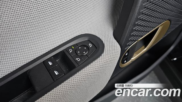 MINI Cooper Electric (IV) SE Favoured 2024 — фото 37