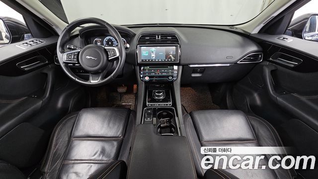 Jaguar F-PACE 20d Prestige 2018 — фото 7